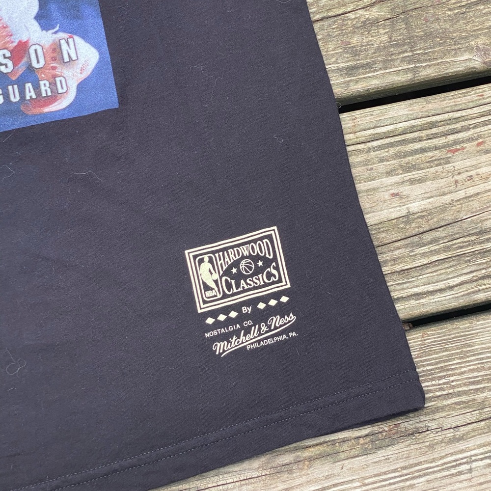 Mitchell & ness AI Sixers tee 🏀🔥 - Picture 4 of 5
